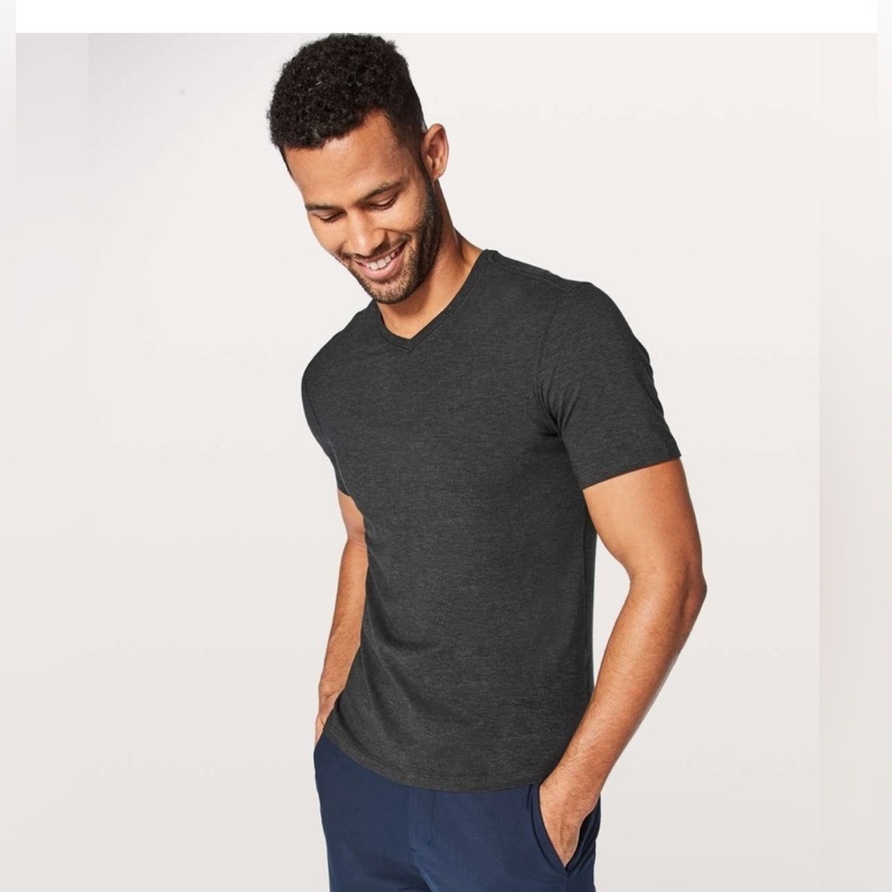 Lululemon 5 Year Basic V *Updated Fit shirt size M